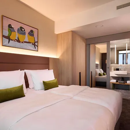 Hotel Adina