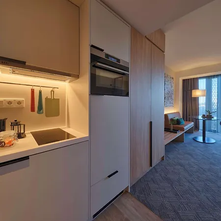 Adina Hotel 4*