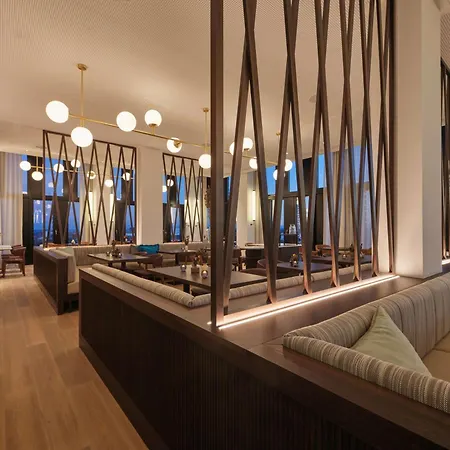Hotel Adina