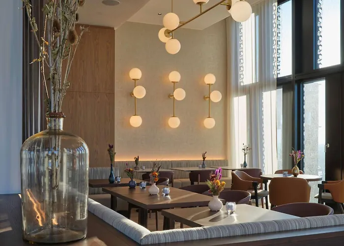 Adina Aparthotel 4*