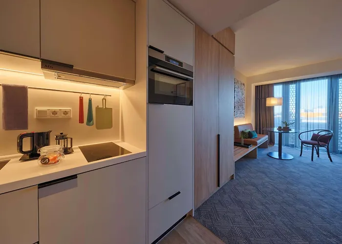 Adina Aparthotel 4*