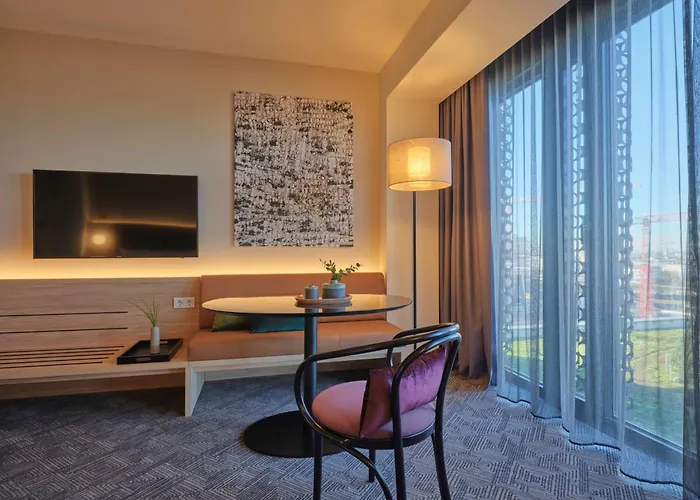 Adina 4* München
