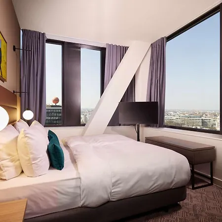 Adina 4* München