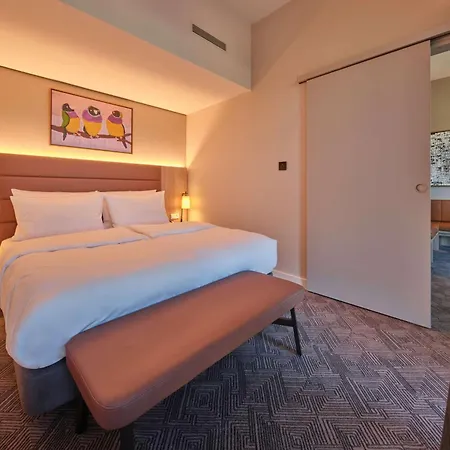 公寓式酒店 Adina 4*