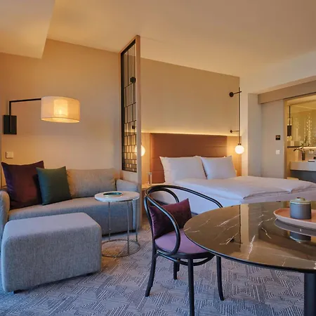 Adina 4* München