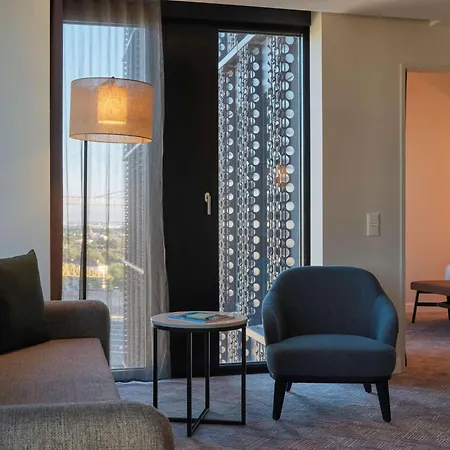 Adina 公寓式酒店 4*