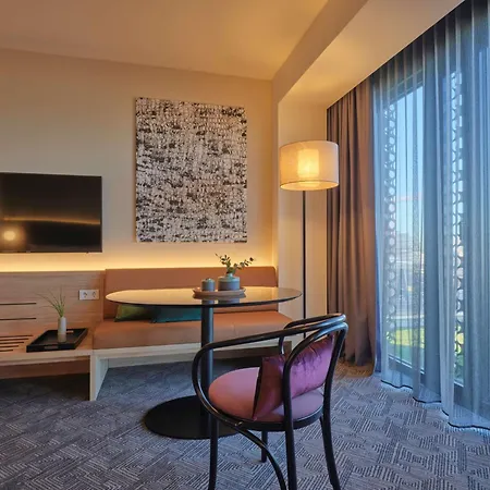 Adina 4* München