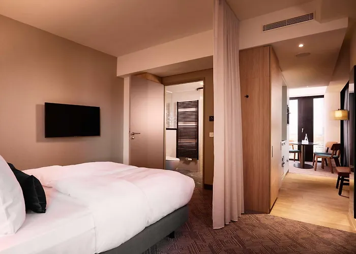Adina Hotel apartamentowy 4*