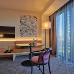 Adina 4* München