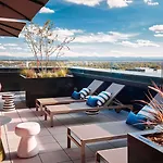 Lägenhetshotell Adina 4*